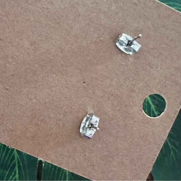 BOGO FREE PEACH BUTTON EARRINGS - Picture 4 of 5